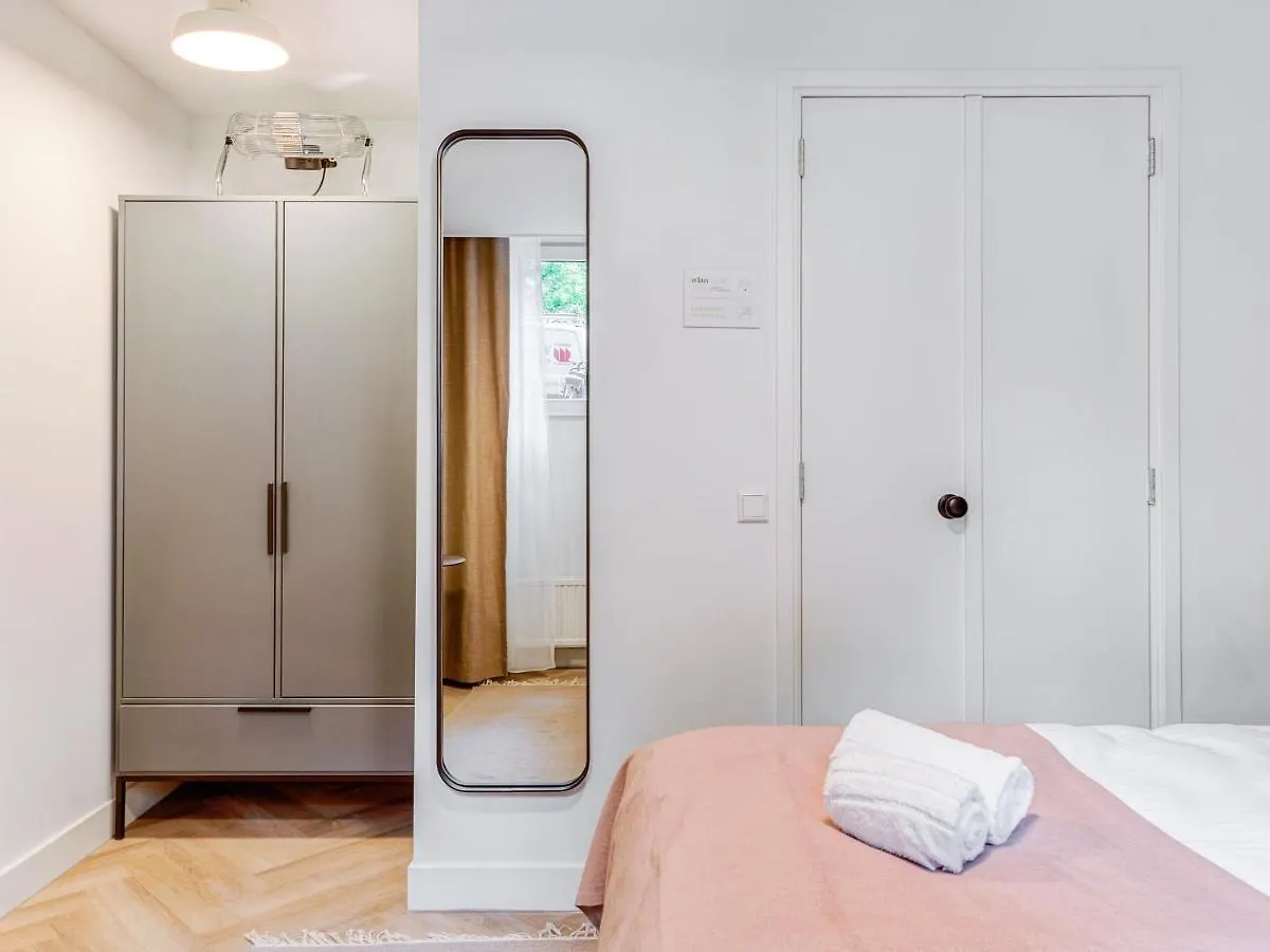City Rooms Amsterdam Hemonystraat - Digital Access Hotel