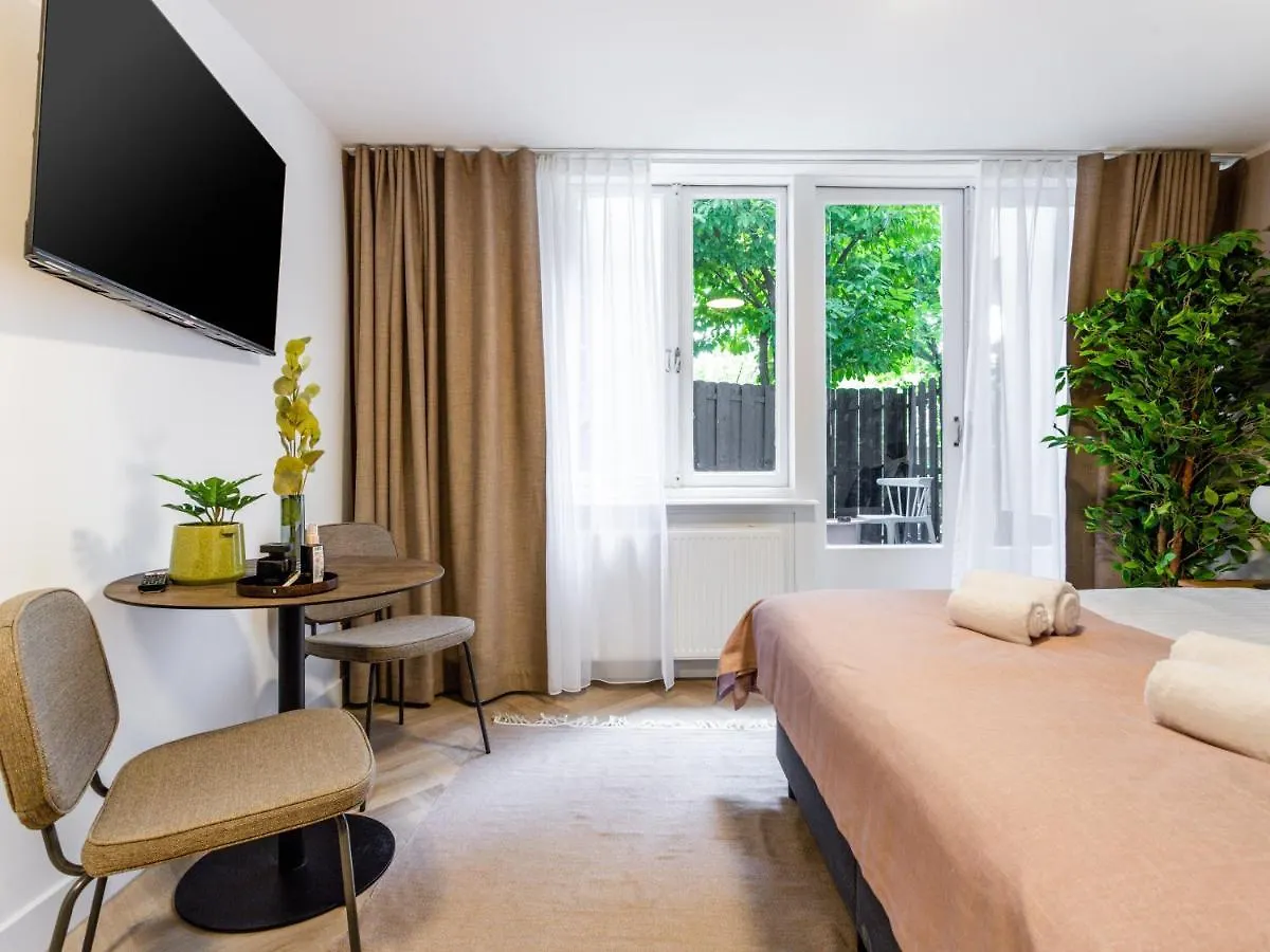 Limehome Amsterdam Hemonystraat - Digital Access Hotel