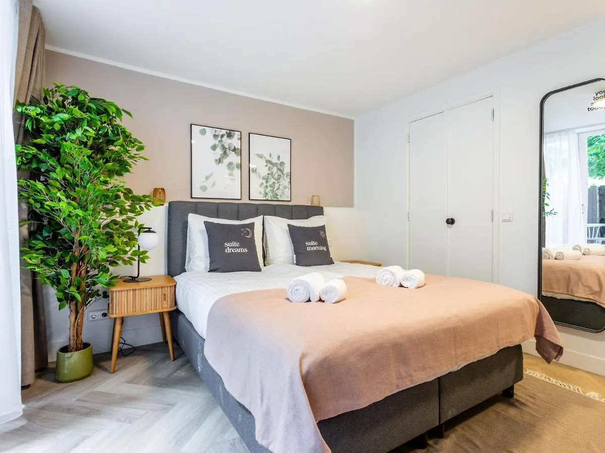 Limehome Amsterdam Hemonystraat - Digital Access Hotel
